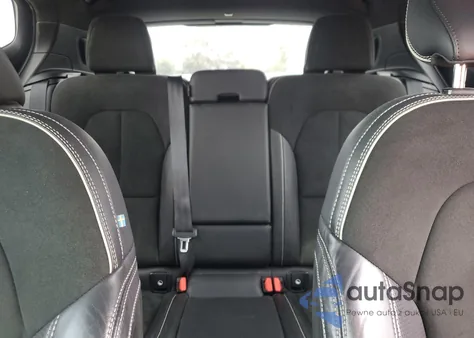 2020 Volvo Xc40 T5 R-Design z USA, uszkodzony, nr VIN YV4162UM6L2336690